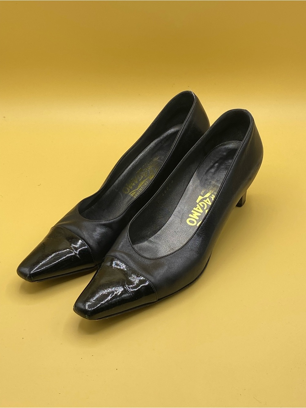 Salvatore Ferragamo Black Leather Pointed Cap-Toe Pumps - Picture 2 of 4